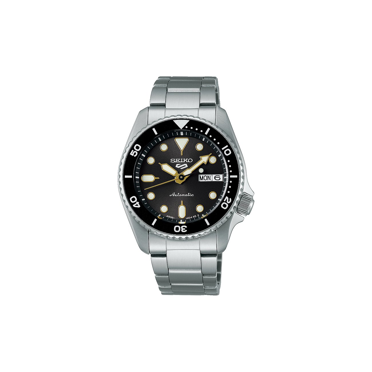 Seiko Herrenuhr aus Edelstahl, frontale Ansicht. Das schwarze Zifferblatt zeigt goldene Zeiger und Indexe.