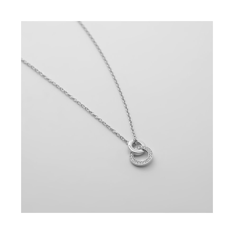 Collana JETTE in argento 925 riciclato con due anelli intrecciati, uno con pavé di zirconi.