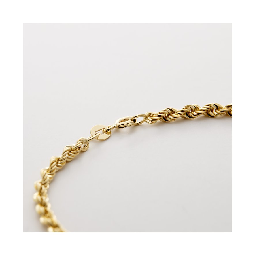 Nahaufnahme einer CHRIST Armkette aus 585 Gelbgold mit gedrehter Seilkette und ovalem Verschluss.