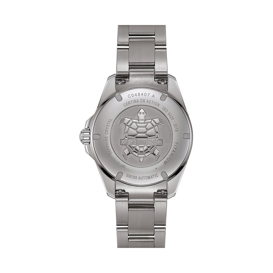 Certina Herrenuhr aus Titan mit Turtle-Gravur und Sichtboden.