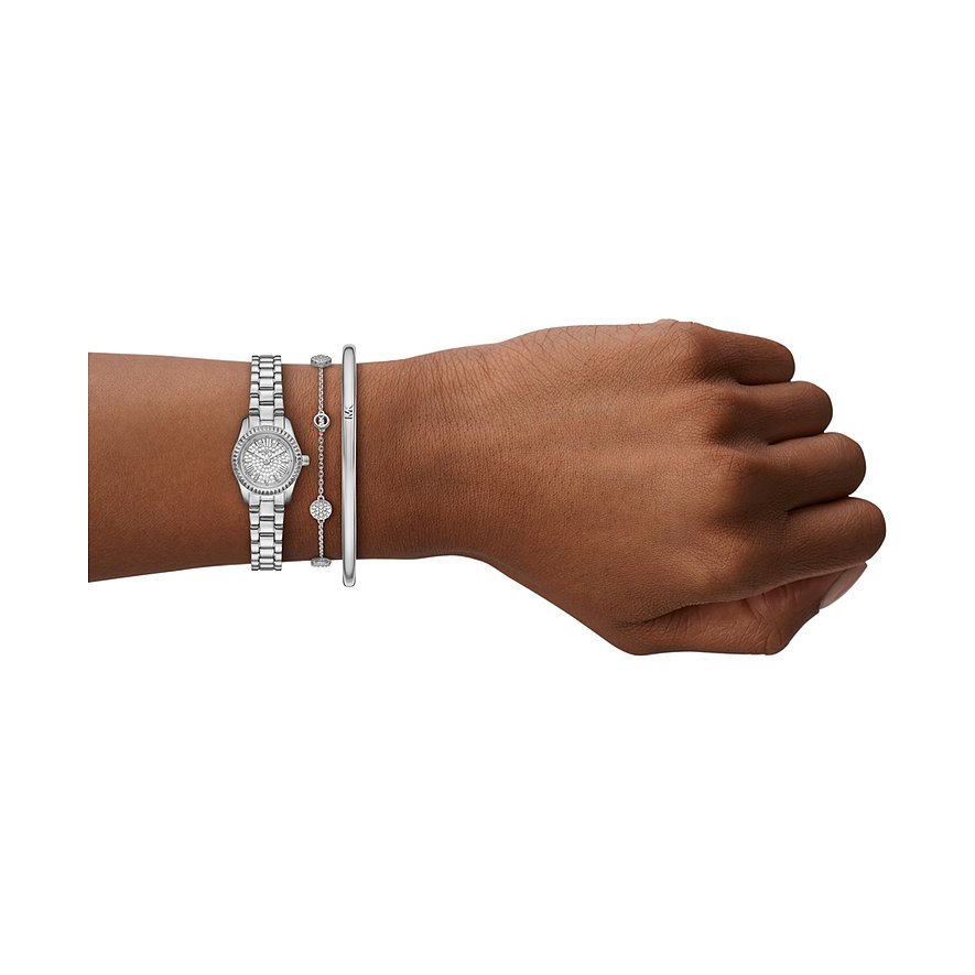 Michael Kors handleds-set: mini-klocka och två armband, allt i rostfritt stål.