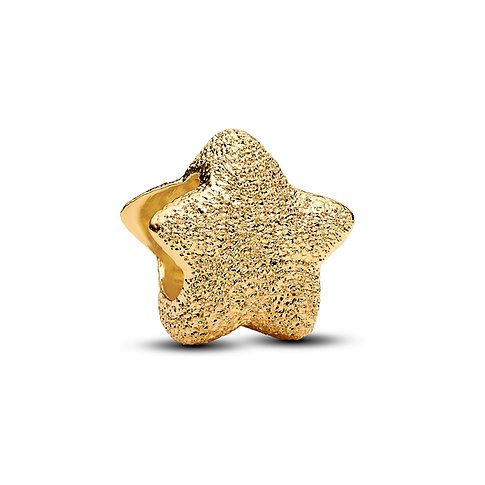 Pandora sternförmiger Anhängeschmuck aus goldfarbenem Metall, mit texturierter Oberfläche.