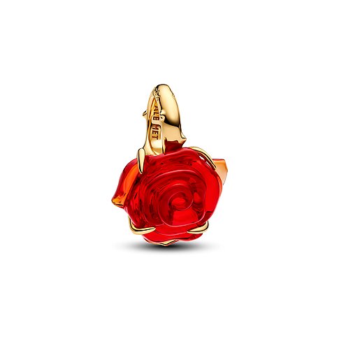 Pandora Anhängeschmuck aus Metall in Form einer roten Rose mit goldenen Details, die die Blütenblätter umfassen.