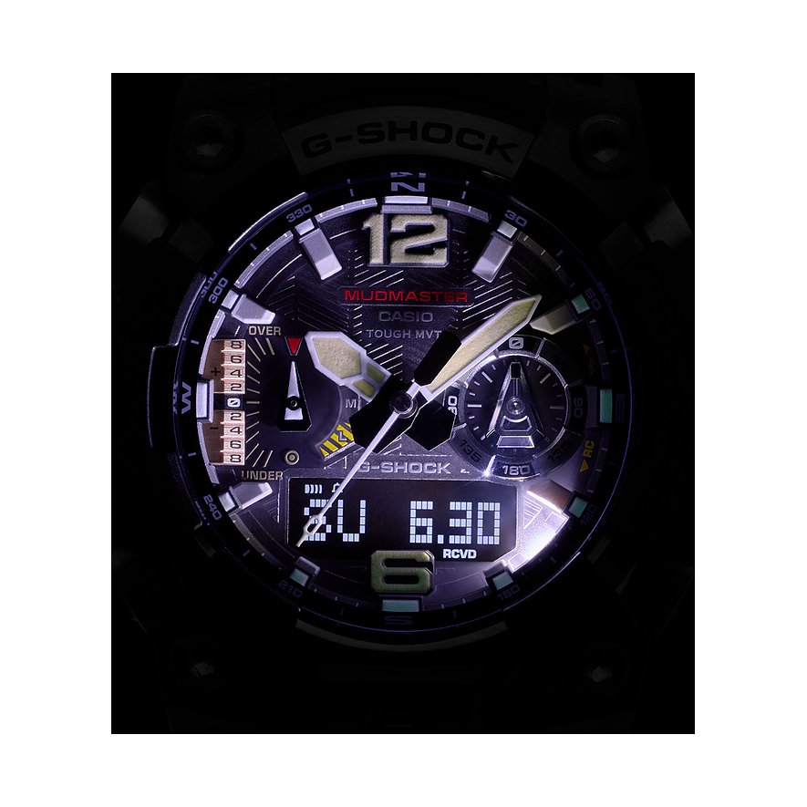 Nahaufnahme des beleuchteten Zifferblatts einer G-Shock Mudmaster Herrenuhr von Casio aus Resin.