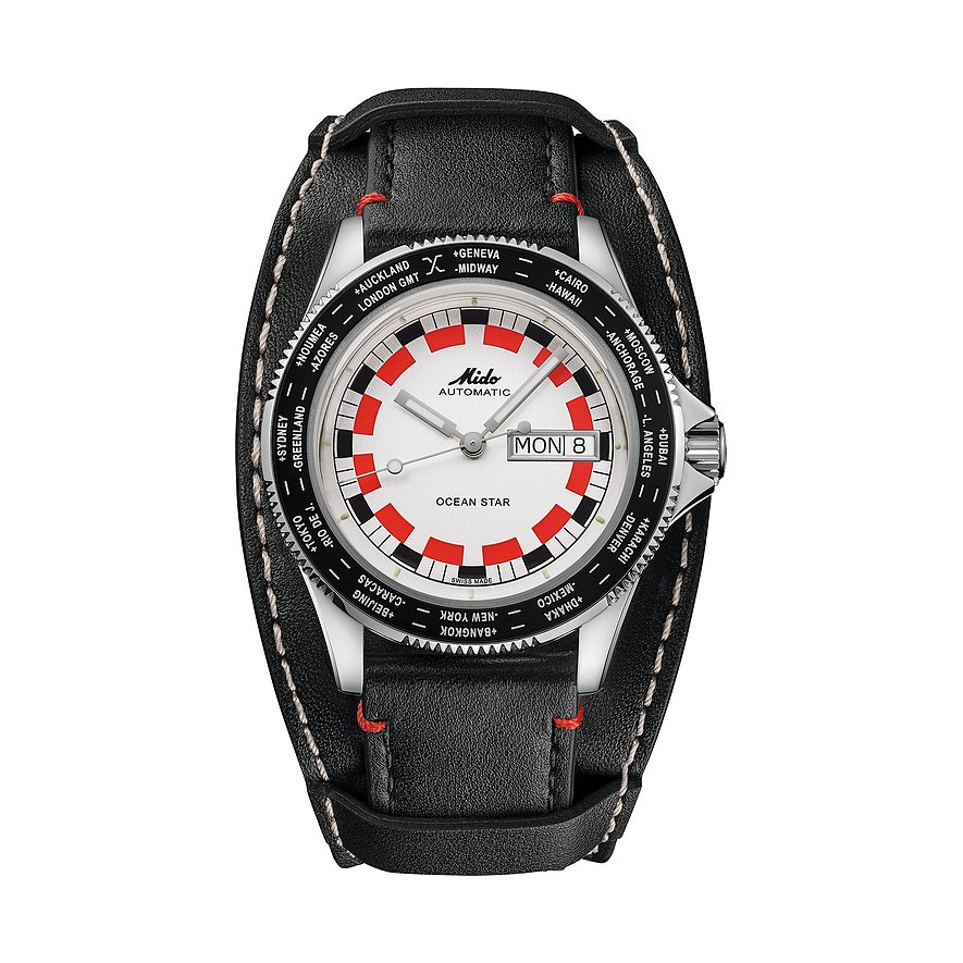 Mido Herrenuhr aus Edelstahl mit schwarzem Lederarmband und einem weißen Zifferblatt mit roten und schwarzen Akzenten.