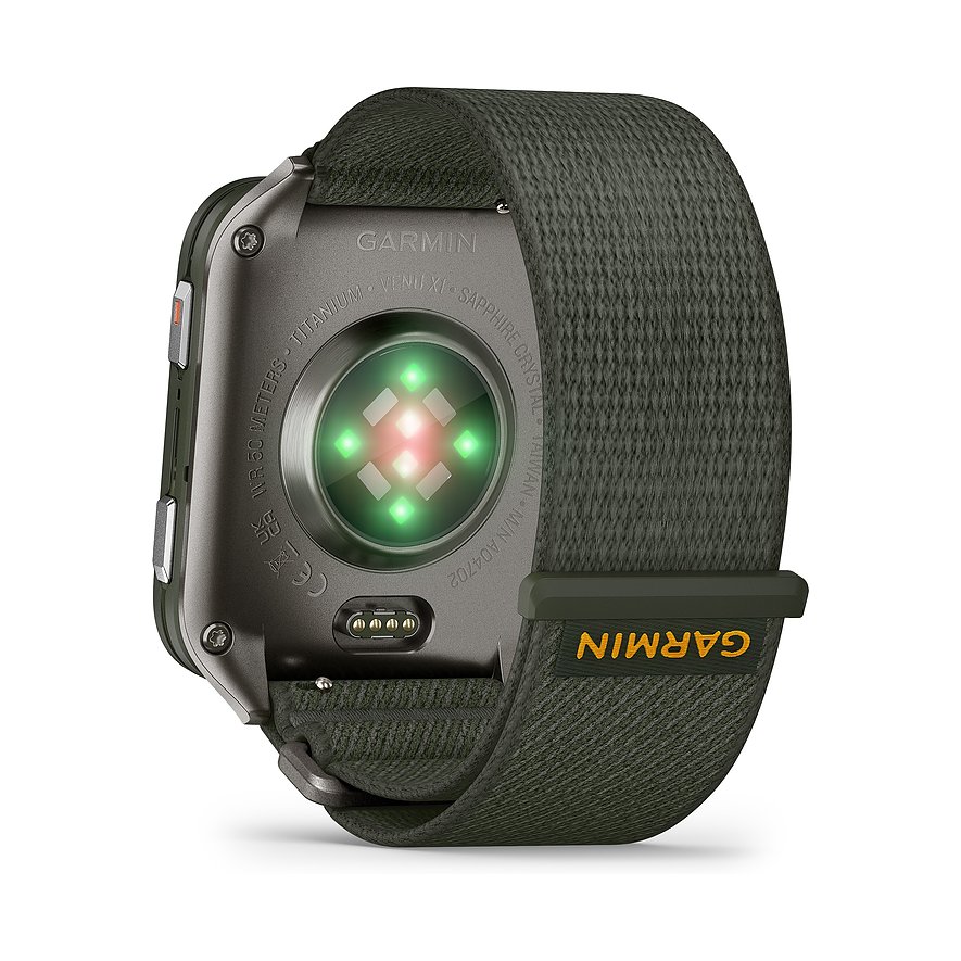 Rückansicht der Garmin Smartwatch aus Kunststoff und Metall mit grün leuchtenden Sensoren.