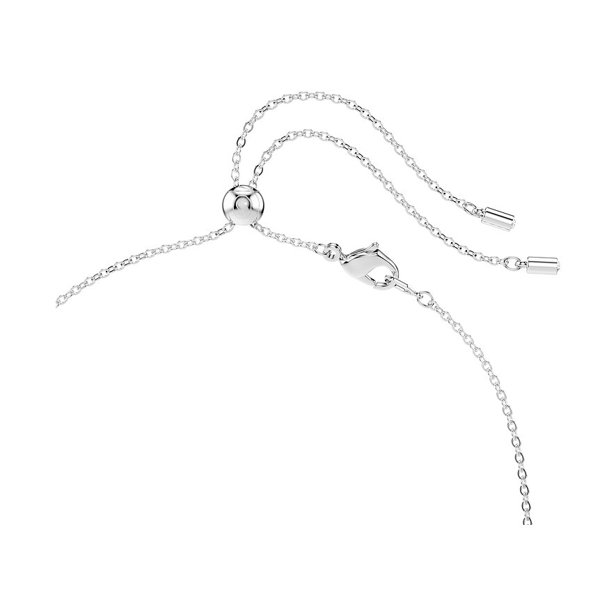 Nahaufnahme des Verschlusses einer Swarovski Halskette aus Metall. Er weist einen Karabinerverschluss auf.