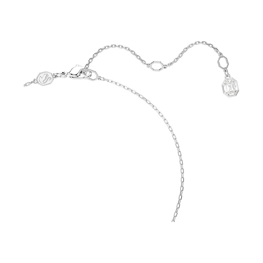 Detail van Swarovski metalen halsketting met sluiting, verlengstukken en een kristallen hanger.