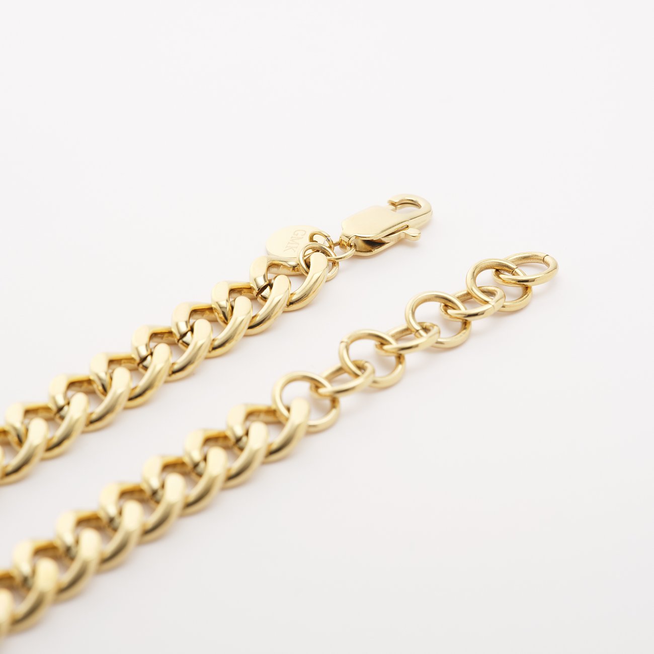 Guido Maria Kretschmer halskæden i rustfrit stål viser en tyk guldkæde med karabinhagelås.