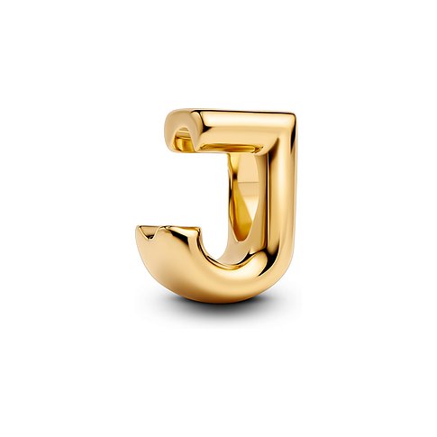 Ein goldfarbener Pandora Metall-Anhängeschmuck in Form des Großbuchstabens "J" steht aufrecht.