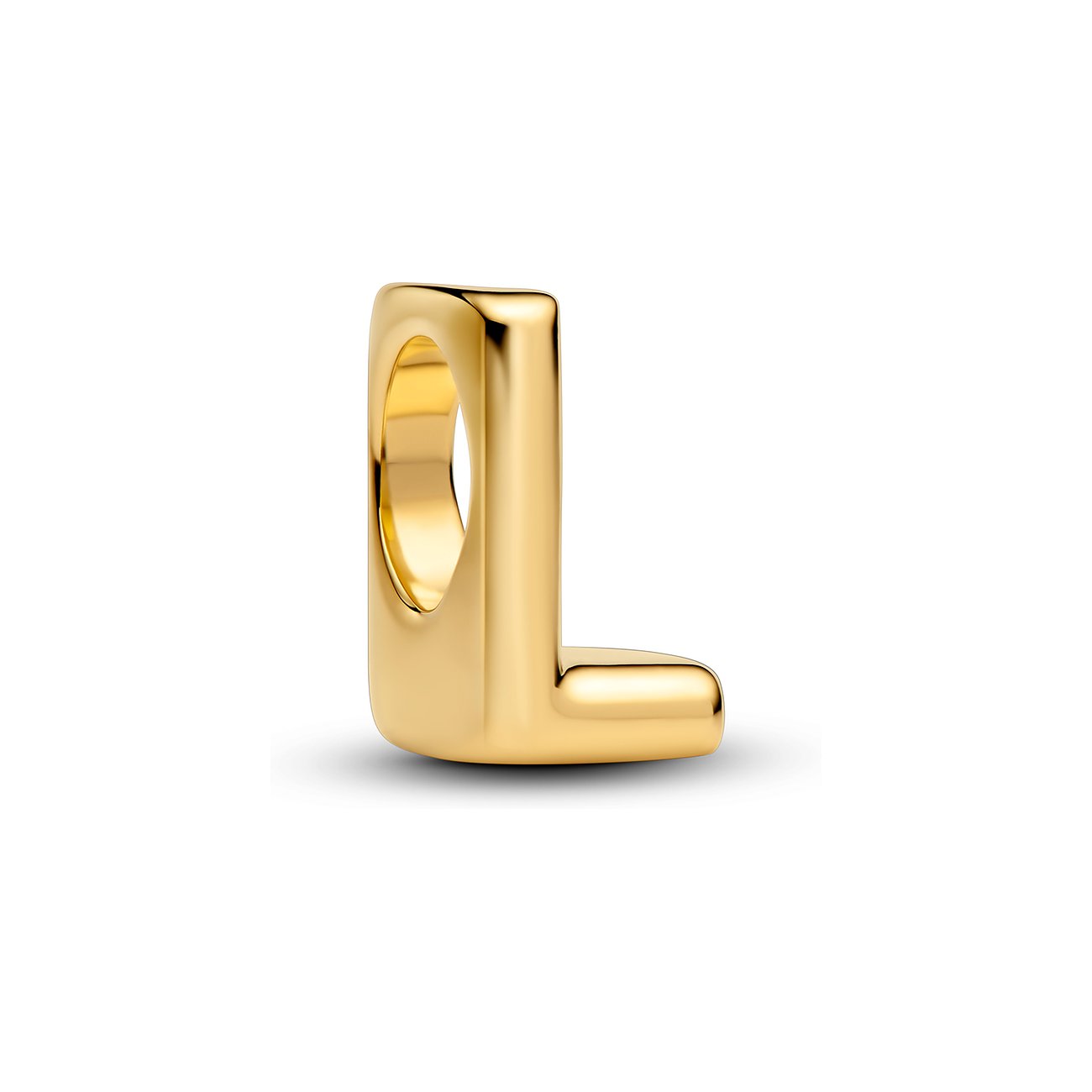 Pandora Anhängeschmuck-Charm „L“ aus goldfarbenem Metall von vorne betrachtet.