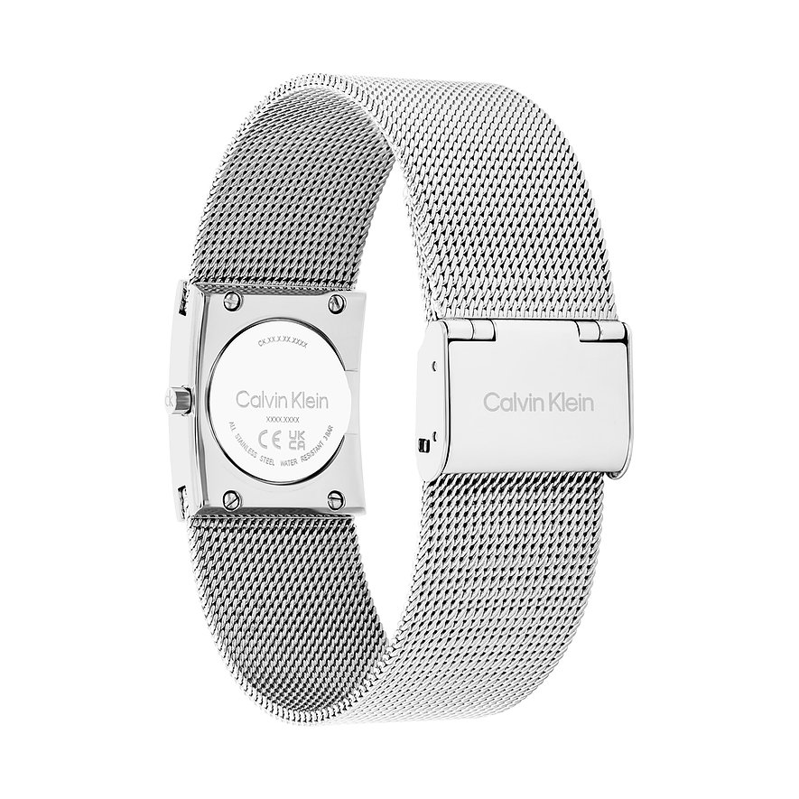 Achteraanzicht van een Calvin Klein dameshorloge van roestvrij staal met Milanese band en gegraveerde sluiting.