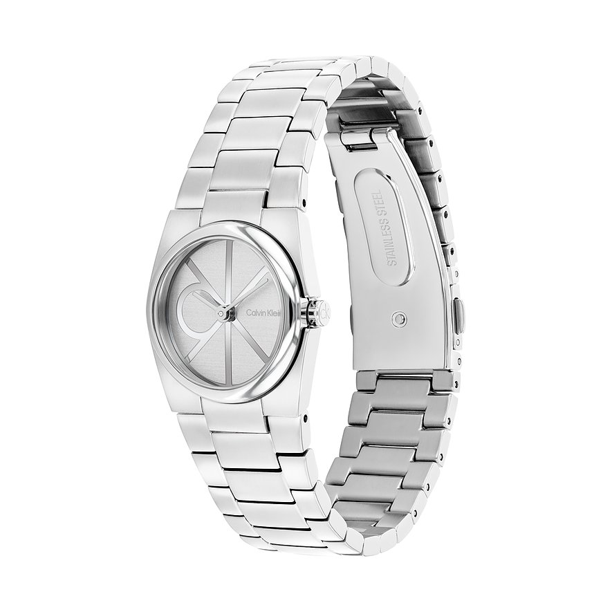 Het Calvin Klein dameshorloge van roestvrij staal toont een stijlvolle wijzerplaat met merklogo en een schakelarmband.