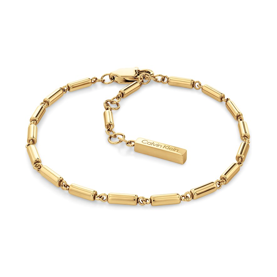 Calvin Klein Damen Armschmuck aus gelb vergoldetem Edelstahl mit zylindrischen Gliedern und Markenlogo-Plakette.