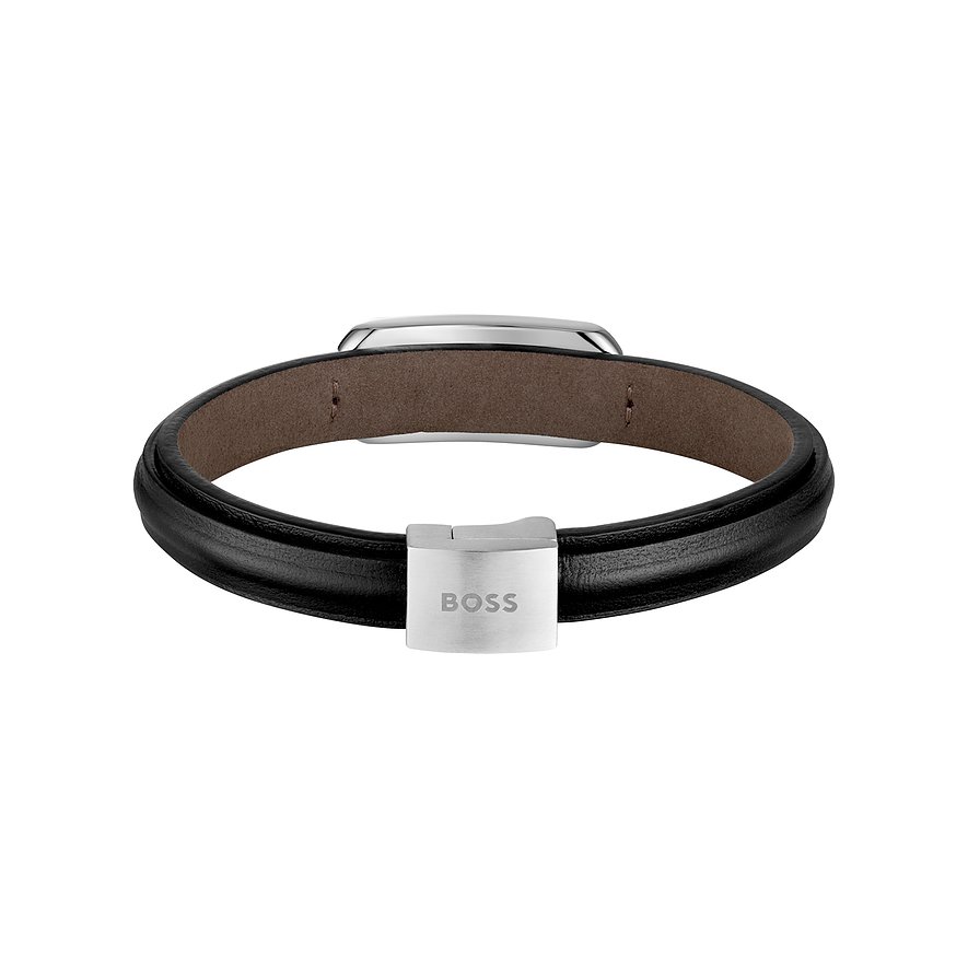 Boss Armschmuck aus dunklem Leder mit silberfarbenem Verschluss, auf dem das Boss Logo eingraviert ist.