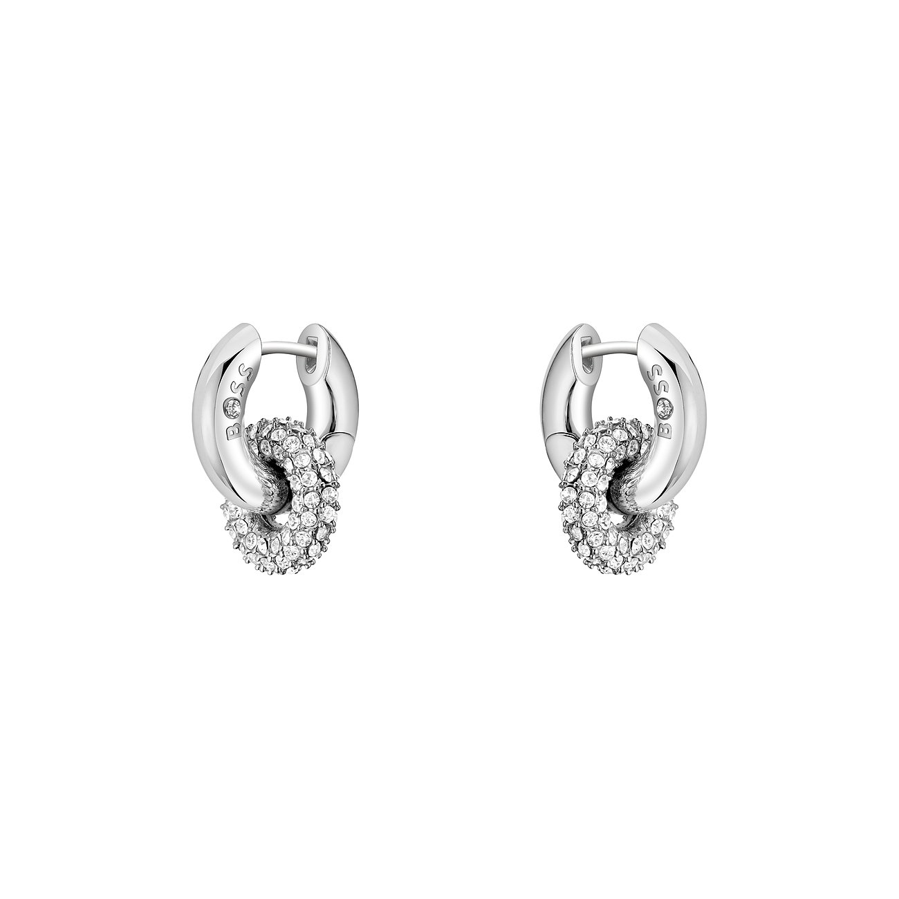 Twee Boss oorbellen van roestvrij staal, elk met een glanzende zilverkleurige beugel en een pavé-bezet element.