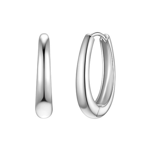 Zwei Glanzstücke München Ohrschmuck aus glänzendem 925er Silber in Form von schmalen, leicht gewölbten Creolen.