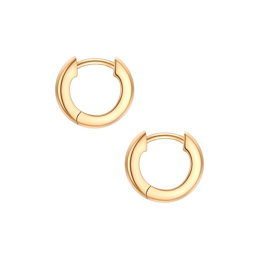 Ein Paar goldfarbener Ohrringe der Marke Glanzstücke München aus 925er Silber in Form von schlichten Creolen.