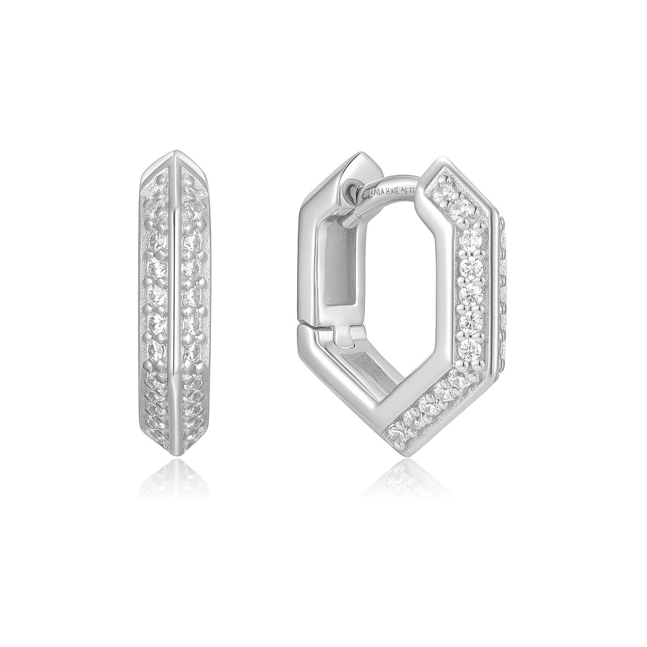Två Ania Haie örhängen i 925 silver, geometrisk form, prydda med gnistrande färgade zirkoniastenar.