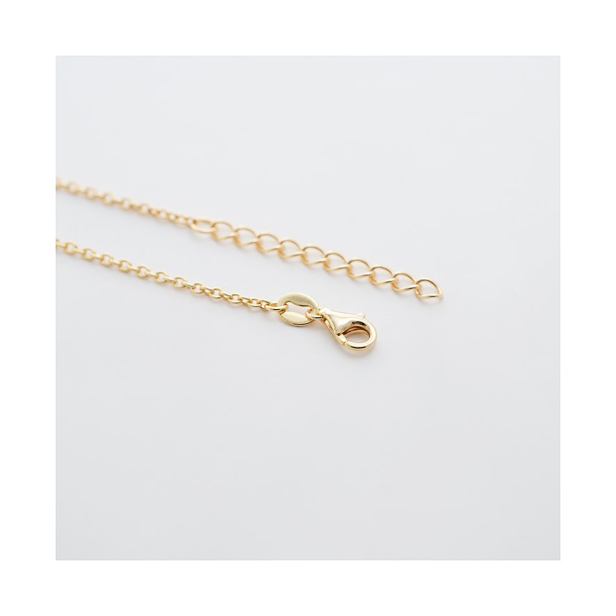 Detailaufnahme des Verschlusses eines goldfarbenen Armschmucks der Marke FAVS aus 925er Silber.