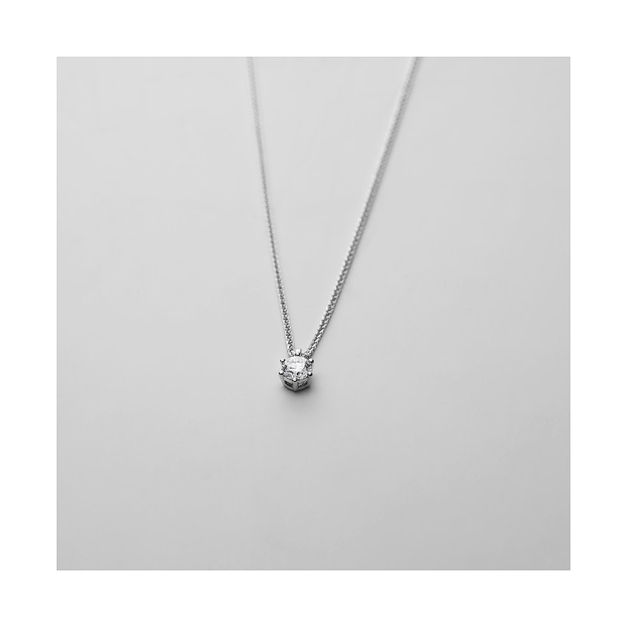 CHRIST Halsschmuck aus 585 Weißgold mit einem mittig sitzenden, runden Diamanten, der in einer Fassung gefasst ist.