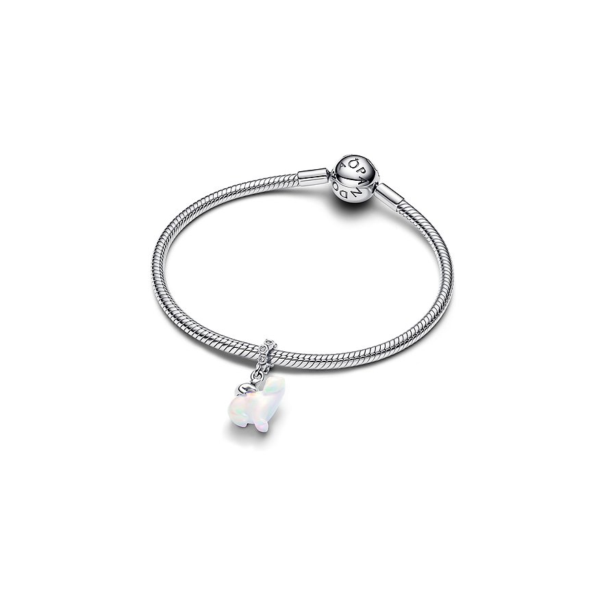 Pandora Armband aus Silber mit einer Schildkröte als Anhänger, besetzt mit farbigem Zirkonia-Stein.