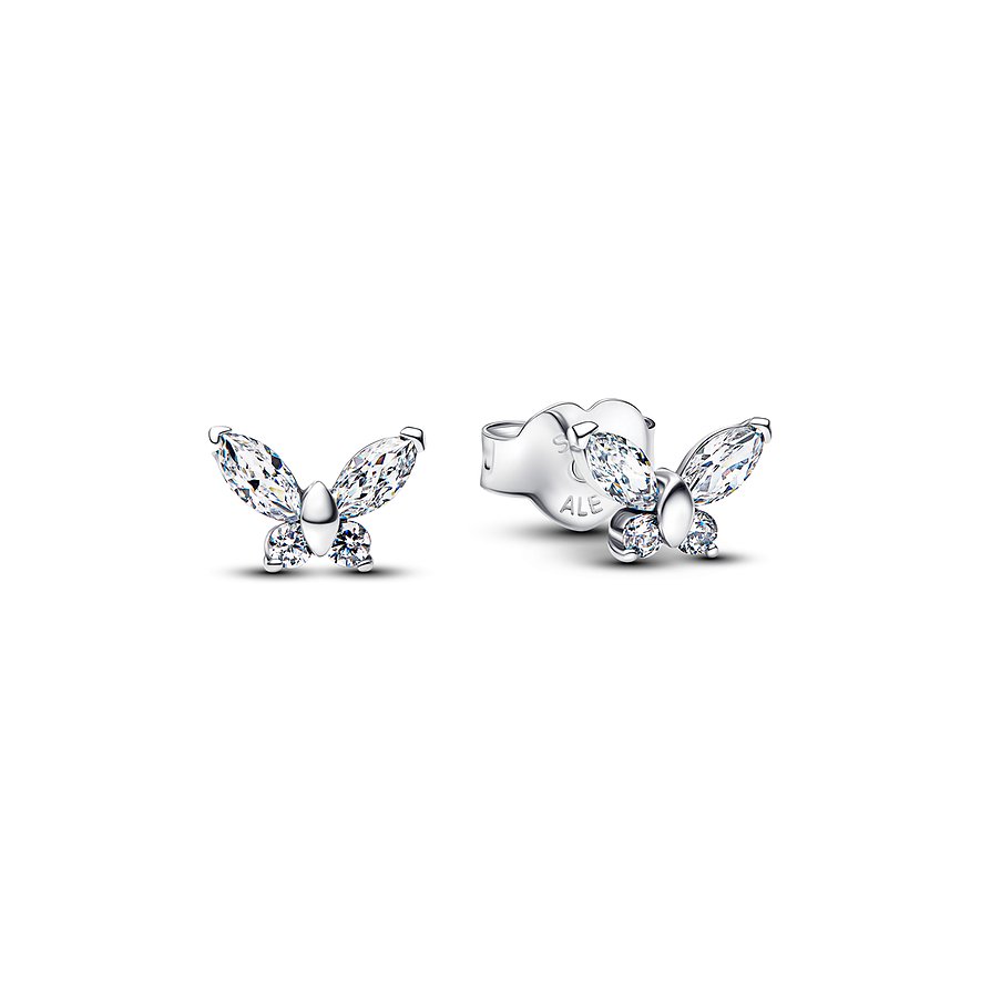 Zwei Pandora Schmetterling-Ohrstecker aus 925er Silber mit Zirkonia-Steinen in Schmetterlingsform auf weißem Hintergrund.