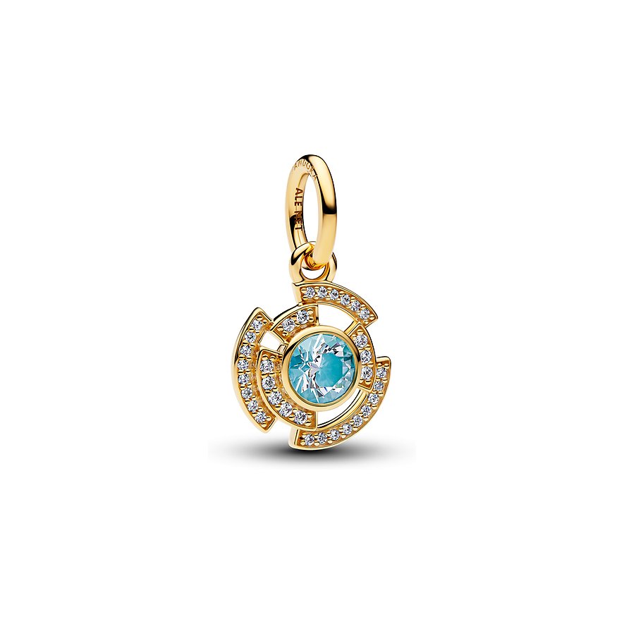 Goldener Pandora Anhänger mit rundem hellblauen Zirkonia in der Mitte, umgeben von zwei Bögen kleinen klarer Schmucksteinen.