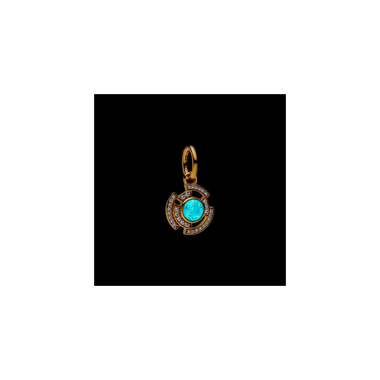 Pandora Anhängeschmuck aus goldfarbenem Metall mit leuchtend blauem Zirkonia und klaren Zirkonia Fassungen.