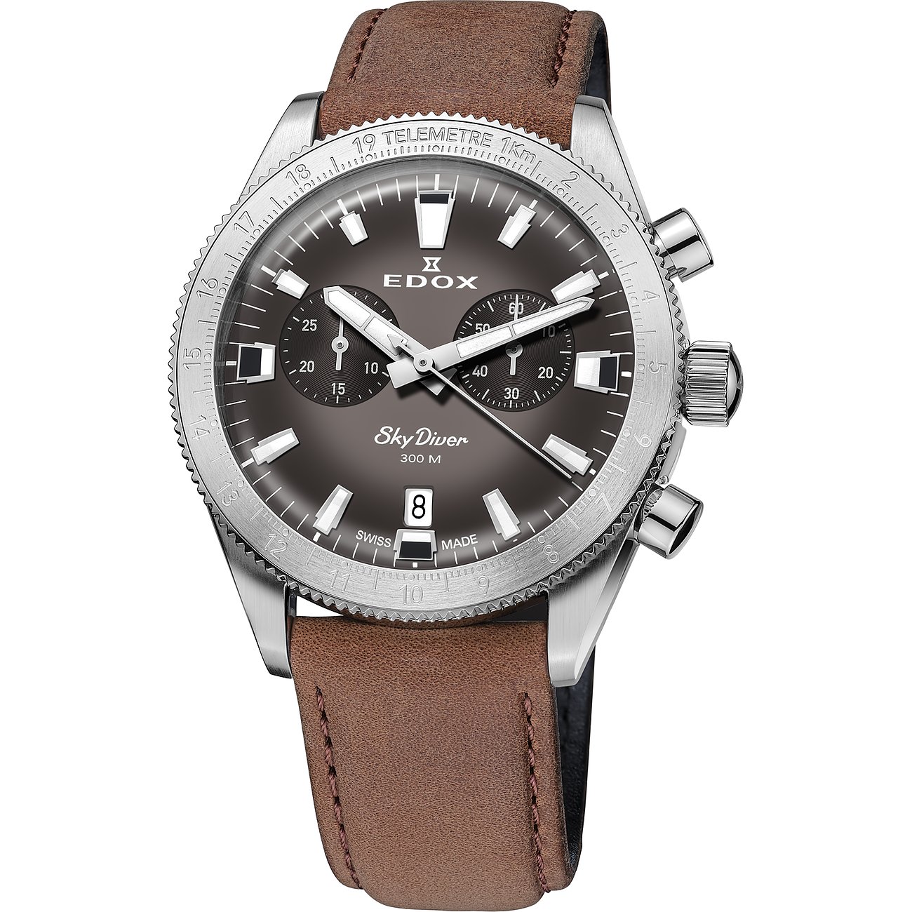 Edox Herrenuhr „Sky Diver 300 M“ aus Edelstahl und Aluminium mit braunem Lederarmband, schräg von oben.