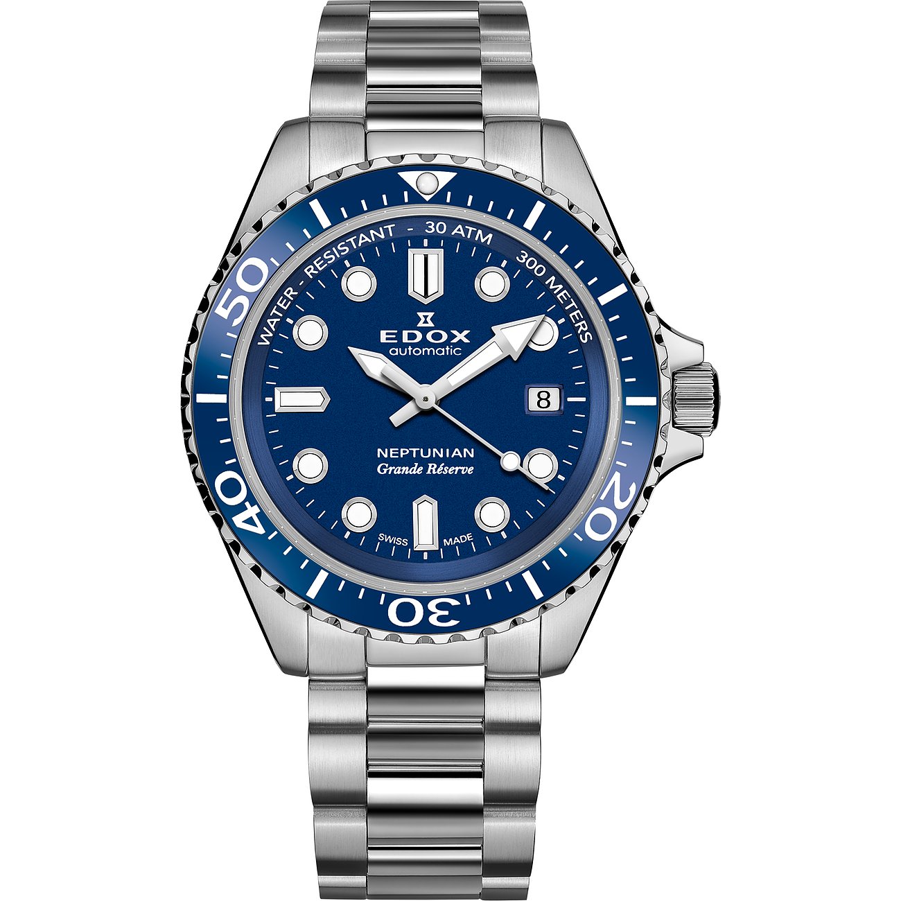Eine Edox Herrenuhr aus Edelstahl und Keramik mit blauem Zifferblatt und silbernem Armband, zentriert auf weißem Hintergrund.