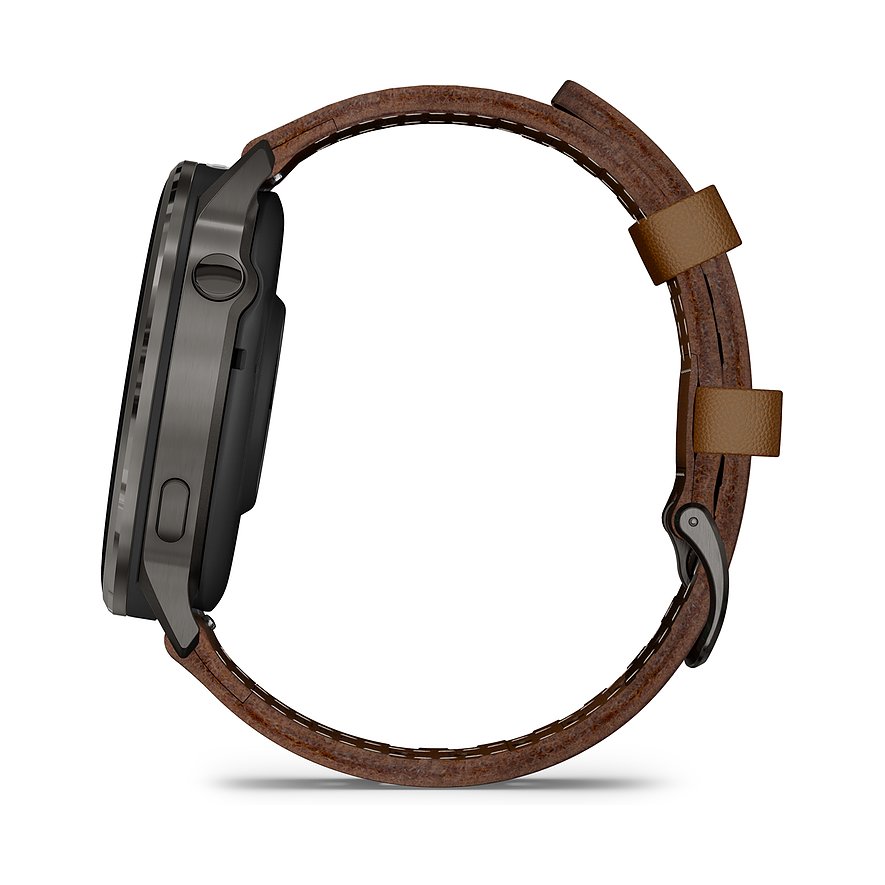 Garmin Smartwatch aus Kunststoff mit braunem Lederarmband in Seitenansicht.