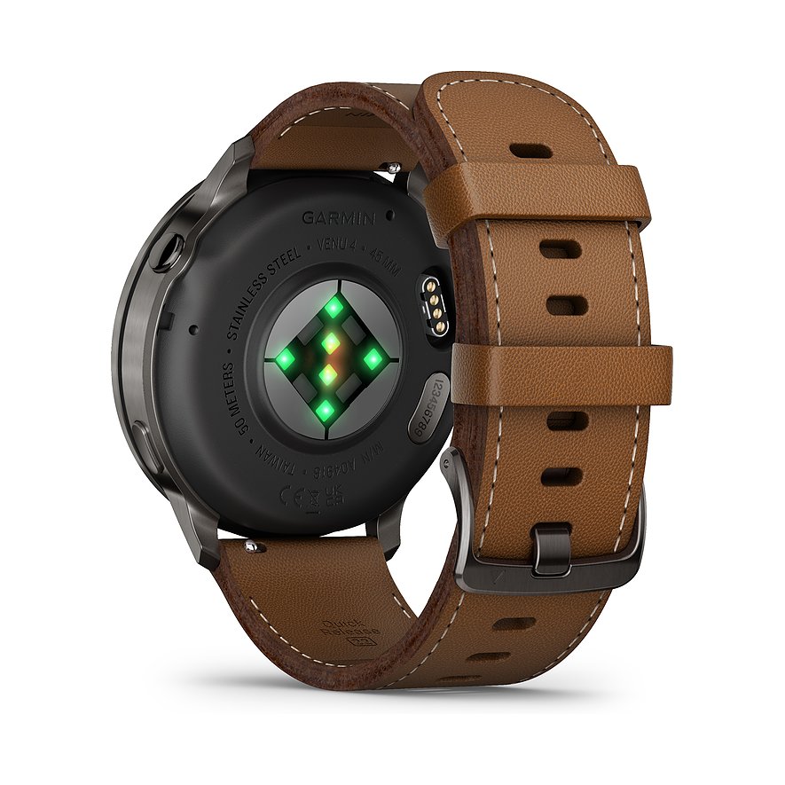 Rückseite einer Garmin Smartwatch mit braunem Kunststoffarmband und leuchtenden grünen Sensoren.