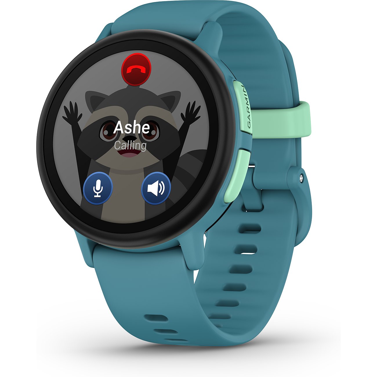 Eine Garmin Smartwatch aus blauem Kunststoff mit einem Display, das einen Waschbären und den Text „Ashe Calling“ zeigt.