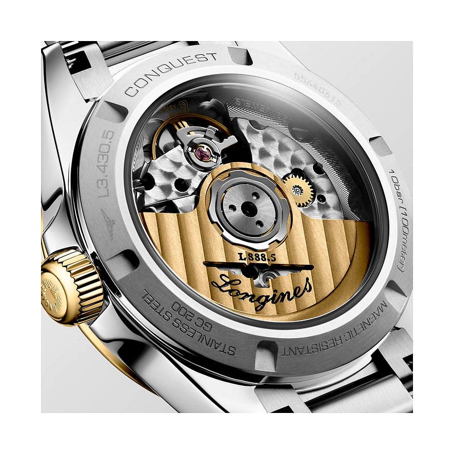 Rückansicht der Longines Damenuhr aus Edelstahl mit sichtbarem Uhrwerk und goldenem Longines Logo.