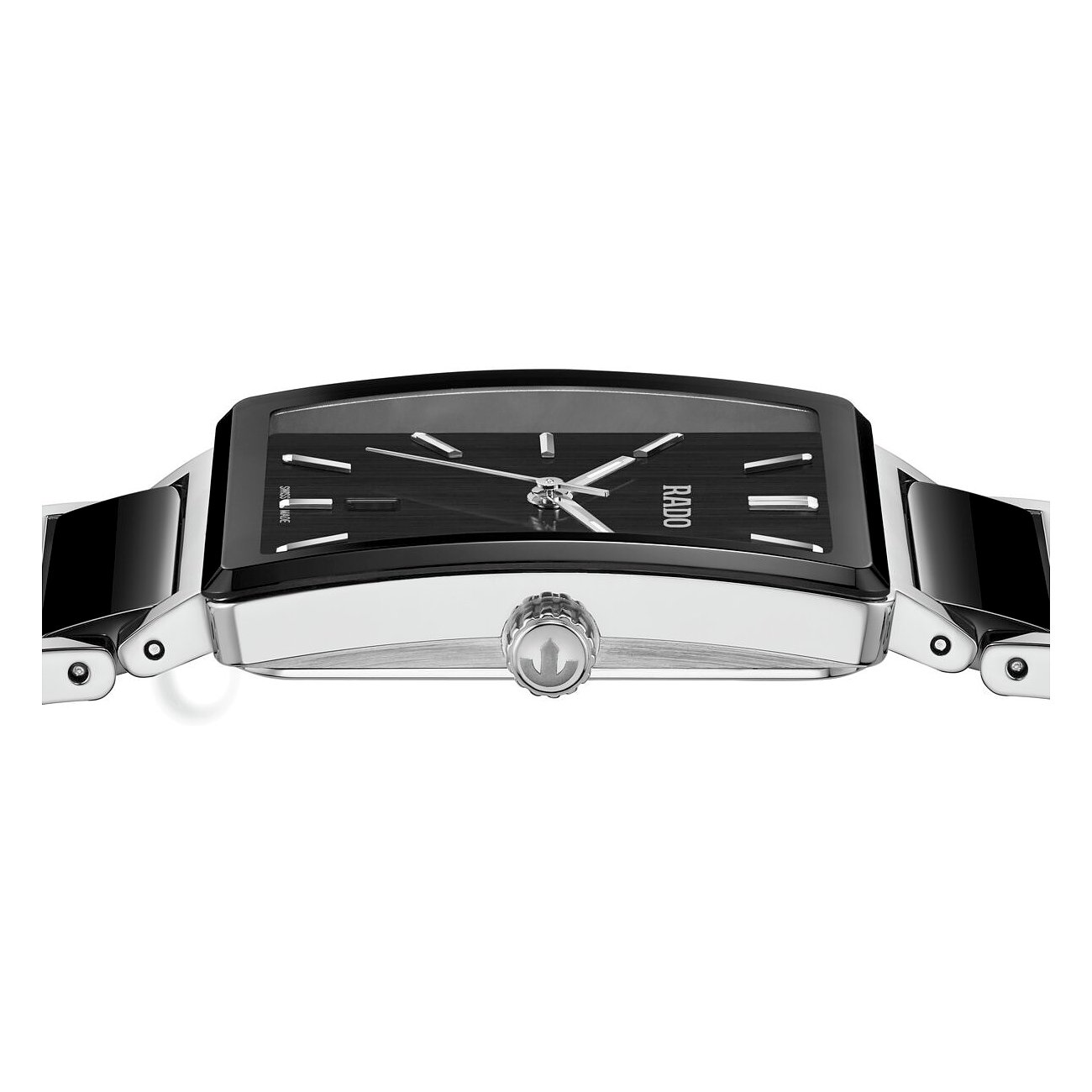 Nahaufnahme einer Rado Unisexuhr aus Edelstahl mit rechteckigem Zifferblatt und schwarzem Armband.