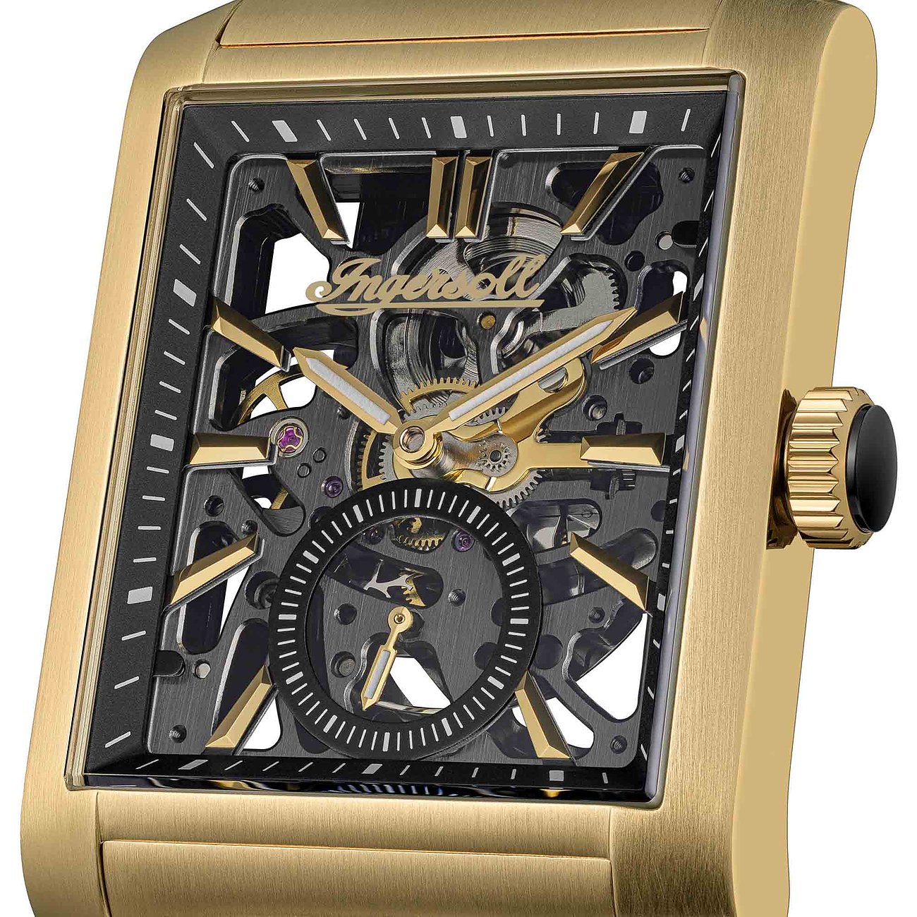Nahaufnahme einer eckigen Ingersoll Herrenuhr aus goldfarbenem Edelstahl mit schwarzem Skelettzifferblatt.
