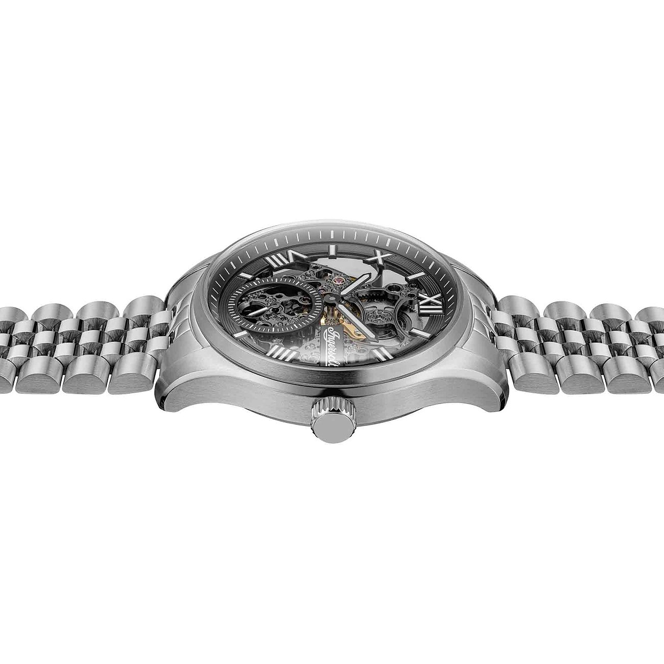Seitenansicht der Ingersoll Herrenuhr aus Edelstahl mit Skelett-Zifferblatt und silberfarbenem Gliederarmband.