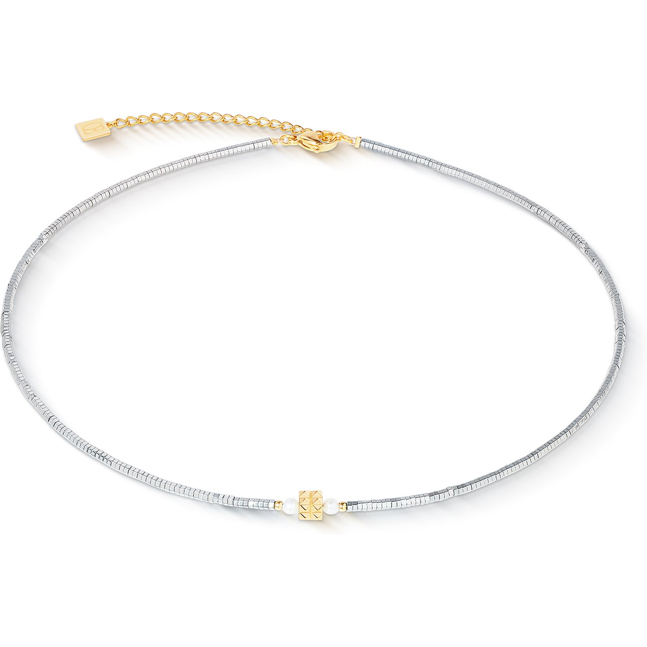 Coeur de Lion Halsschmuck aus Edelstahl mit goldfarbener Würfelperle und zwei Perlen.