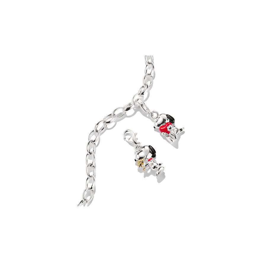 Thomas Sabo Anhängerschmuck aus Silber und Emaille: Silberfarbener Thomas Sabo Snoopie-Anhänger an einem Armband.