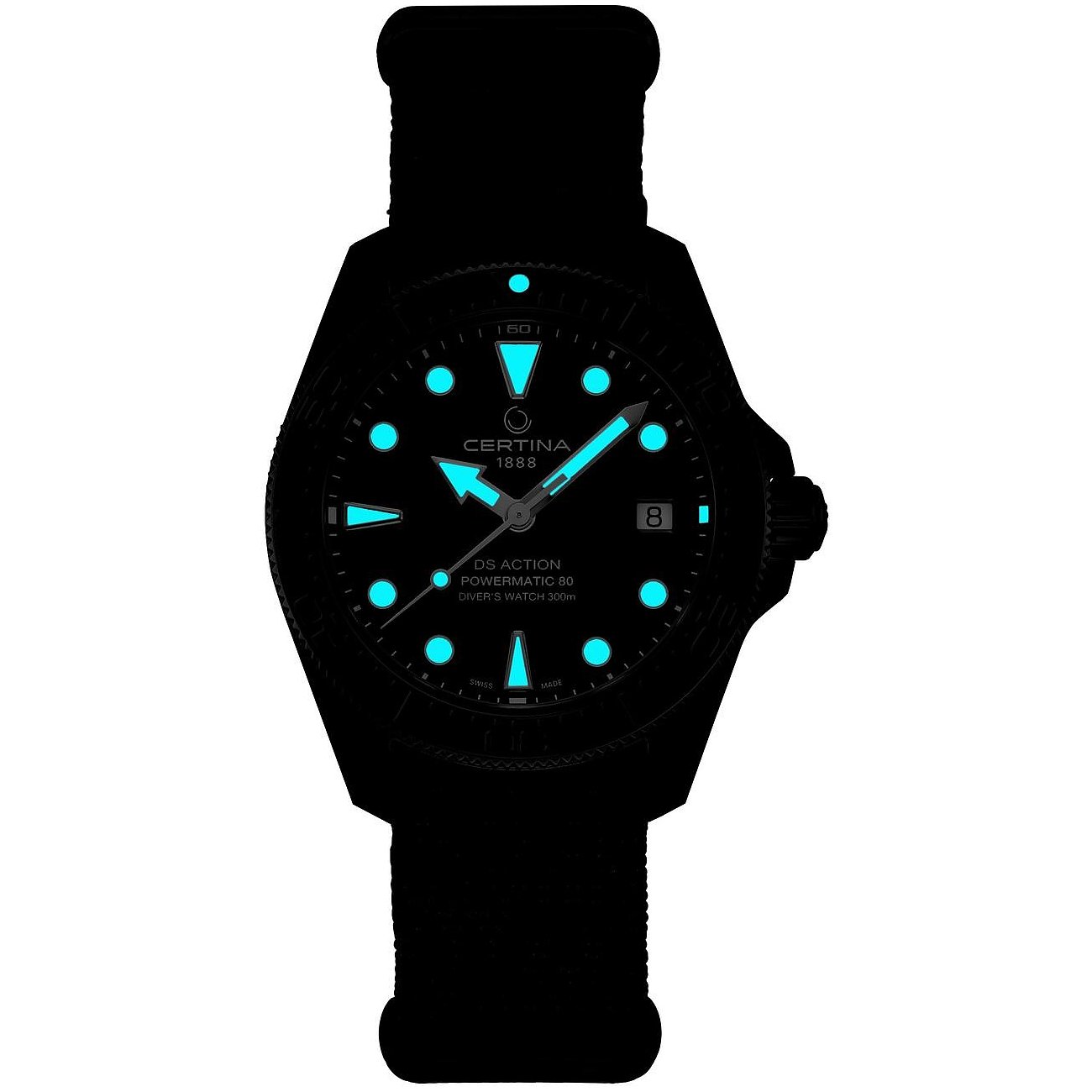Eine Certina Unisexuhr aus Edelstahl im Dunkeln mit leuchtenden Zeigern und Indexen in hellem Türkis.