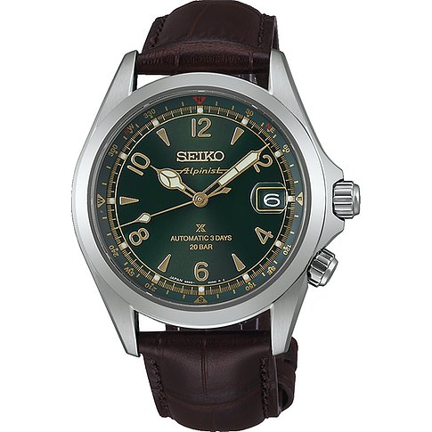 Seiko Herrenuhr aus Edelstahl mit braunem Lederarmband und grünem Zifferblatt, schräg von vorne.