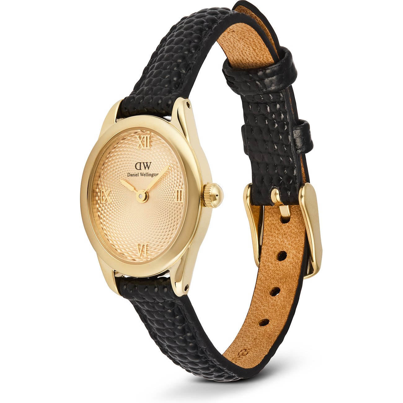 Eine goldfarbene Daniel Wellington Damenuhr mit ovalem Zifferblatt und schwarzem genarbtem Lederarmband.