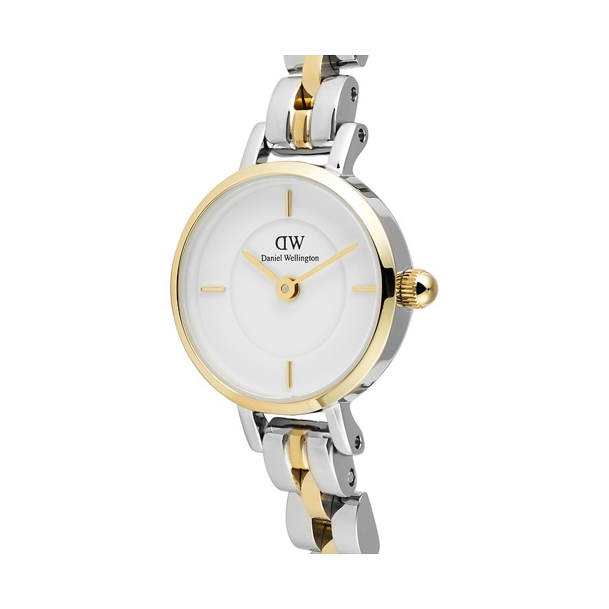 Nahaufnahme einer Daniel Wellington Damenuhr aus Edelstahl mit bicolor Armband (silber/gold), weißem Zifferblatt und goldenen Zeigern.