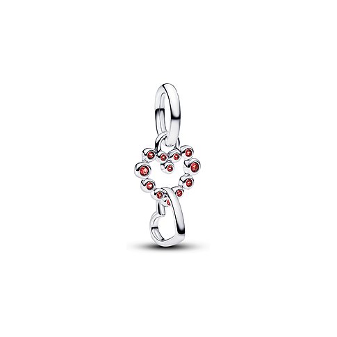 Pandora Anhängerschmuck aus Silber in Form eines Schlüssels, verziert mit runden roten Kristallen.