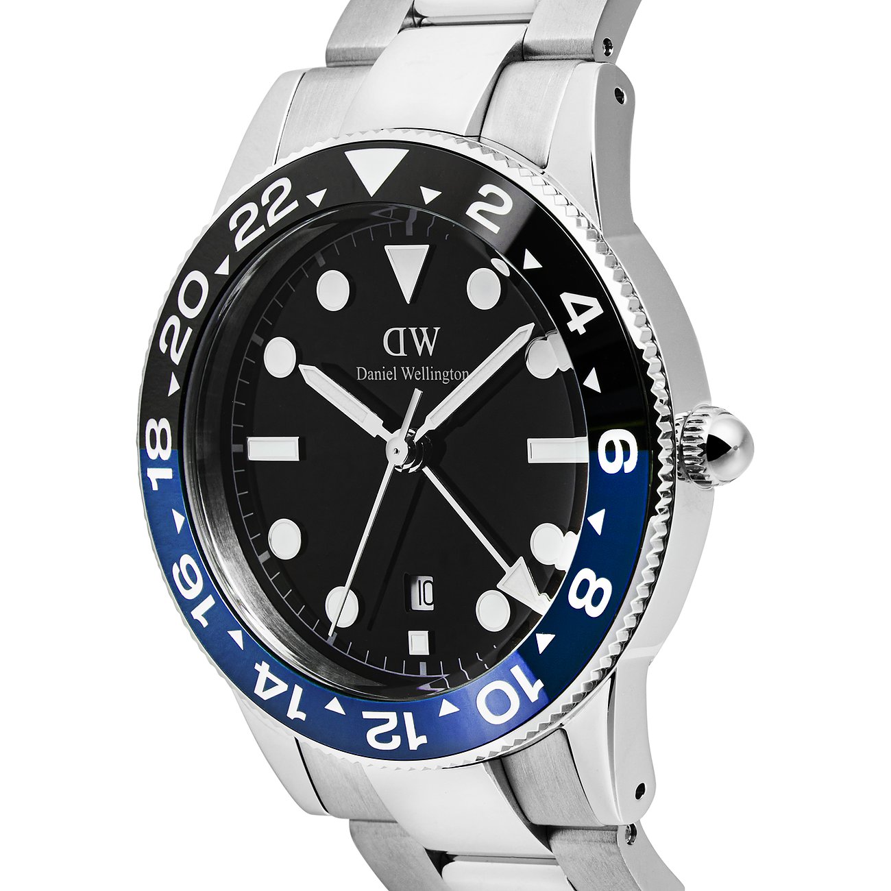 Nahaufnahme der Daniel Wellington Herrenuhr aus Edelstahl mit schwarz-blauem Zifferblatt und silberfarbenem Armband.