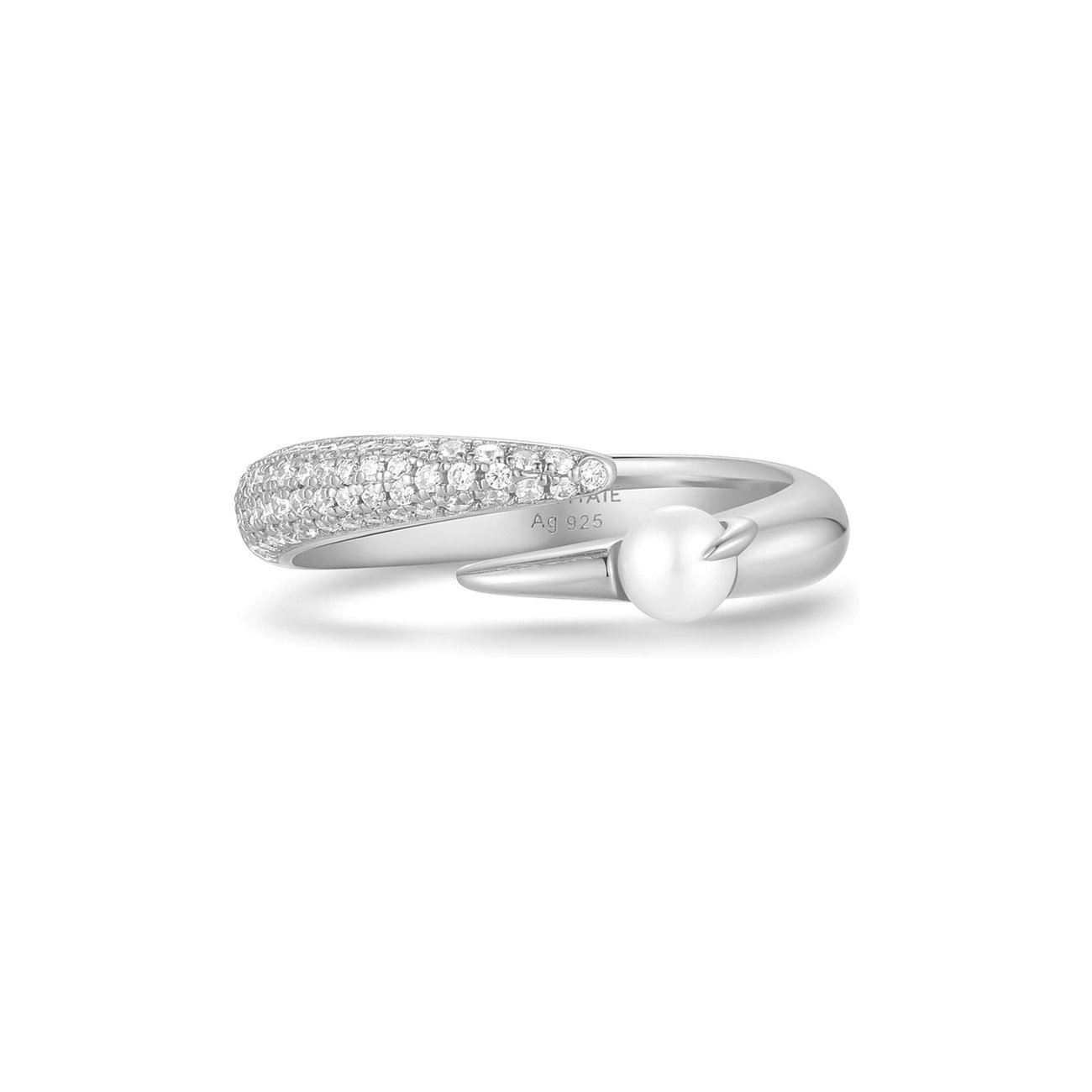 Ania Haie 925 zilveren ring met zirkonia en parel. Eén zijde is bezet met vele kleine zirkonia's.
