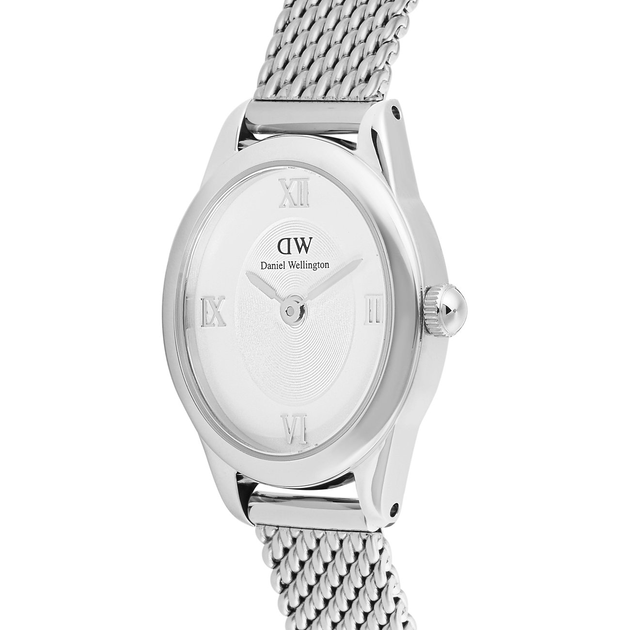 Daniel Wellington Damenuhr aus Edelstahl mit ovalem, silbernen Zifferblatt und silberfarbenem Mesh-Armband.