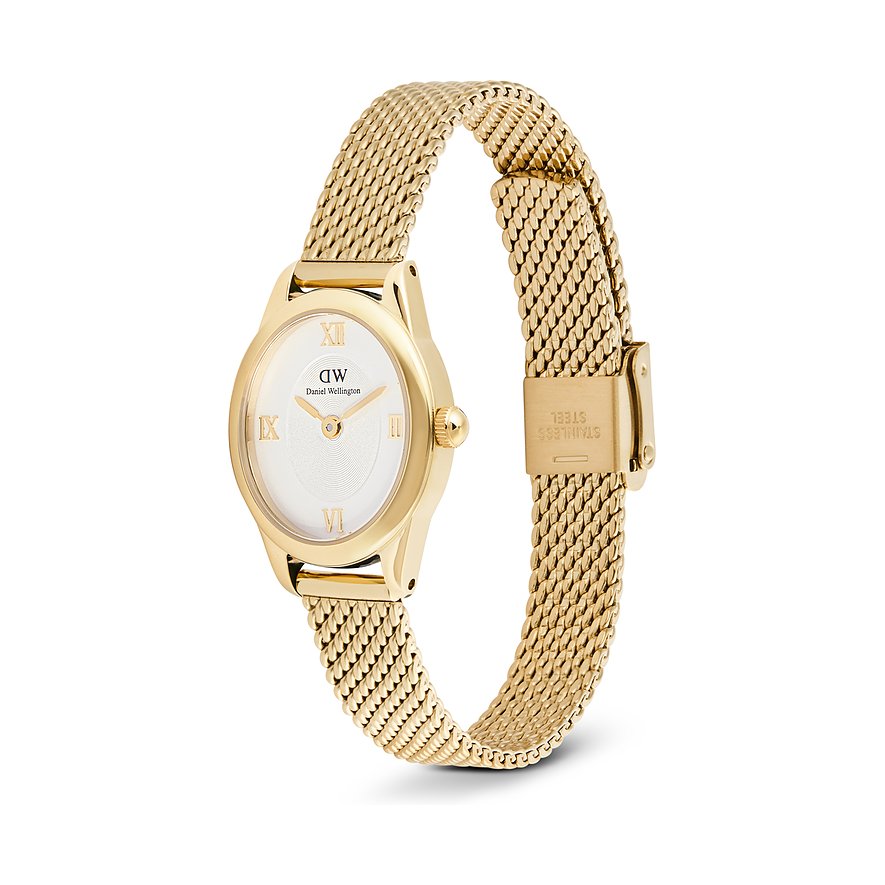 Daniel Wellington Damenuhr aus goldfarbenem Edelstahl, schräg von oben rechts, mit filigranem Milanaise-Armband.