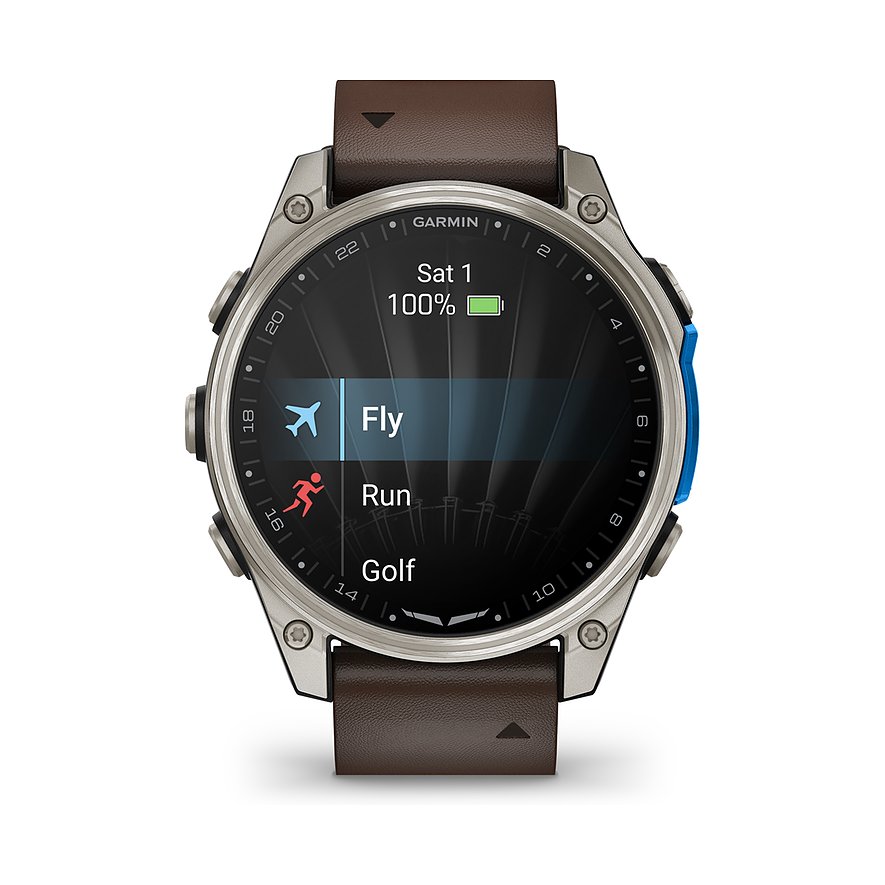 Garmin Smartwatch aus Titan mit braunem Lederarmband, die Flug-, Lauf- und Golfoptionen auf dem Bildschirm anzeigt.